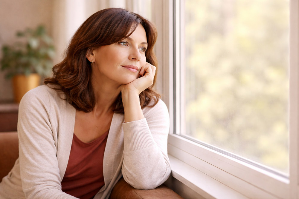 Nachdenkliche Person als ruhige Illustration zum Thema Chronoprofiling